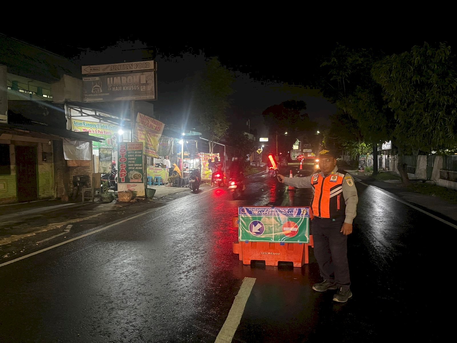 Jalur Dua Arah Jalan Mayor Sunaryo Resmi Diterapkan, Dinas Perhubungan Klaten Gencarkan Edukasi Siang Malam