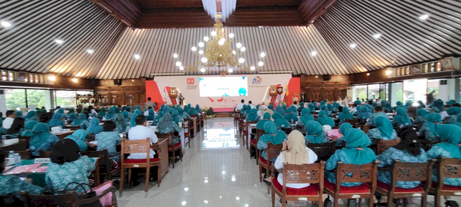 Pengawalan Bupati Klaten Sukses Lancar, Tim Patroli Dalops Amankan Agenda Penting di Jogonalan dan Rapat Kerja PKK Kabupaten