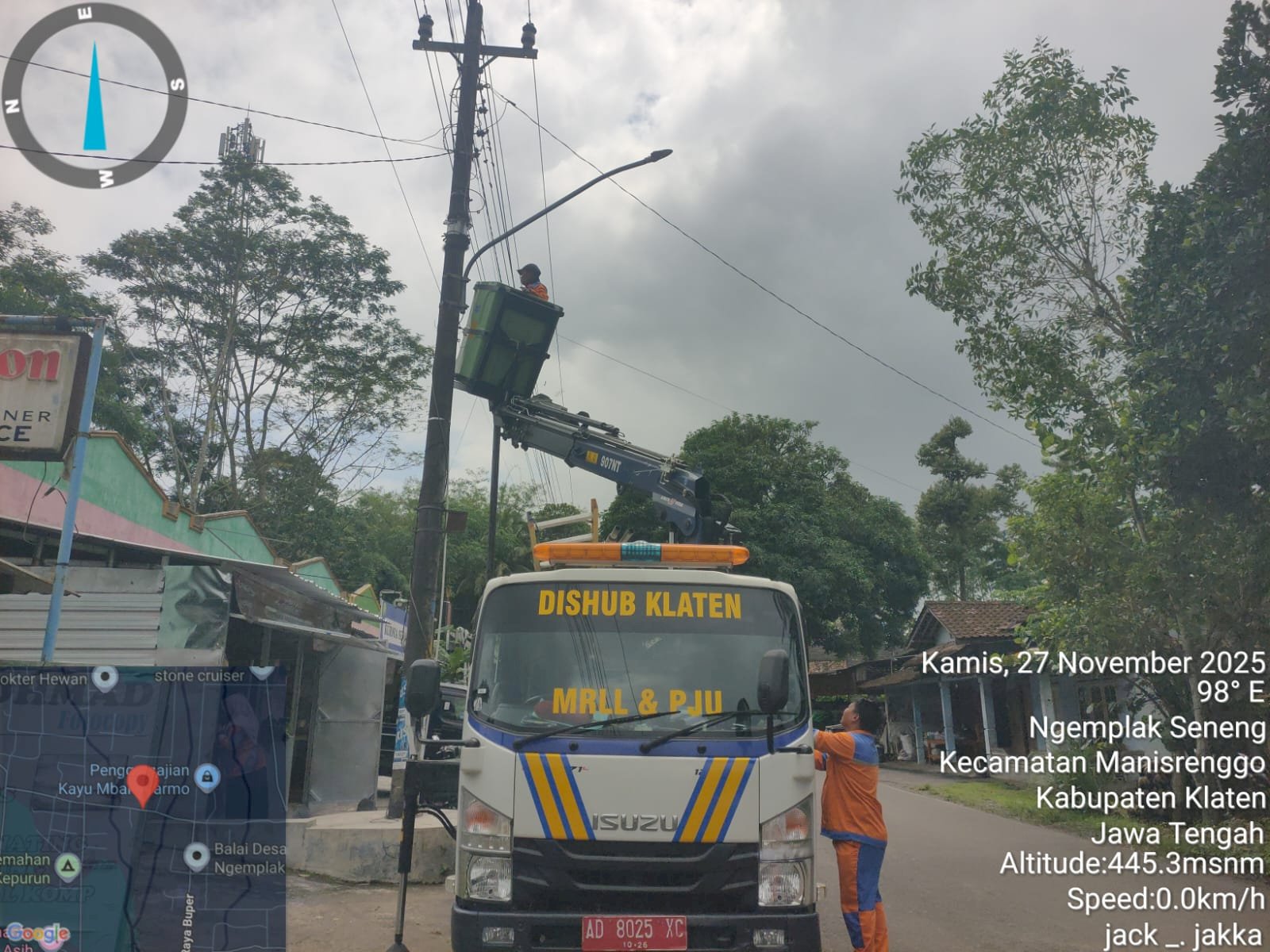 Tim PJU Lanjutkan Upgrade Pencahayaan, Ganti Lampu LED di Ngemplak Seneng-Manisrenggo