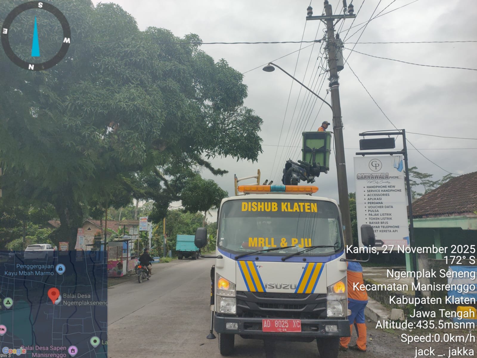Tim PJU Lanjutkan Upgrade Pencahayaan, Ganti Lampu LED di Ngemplak Seneng-Manisrenggo