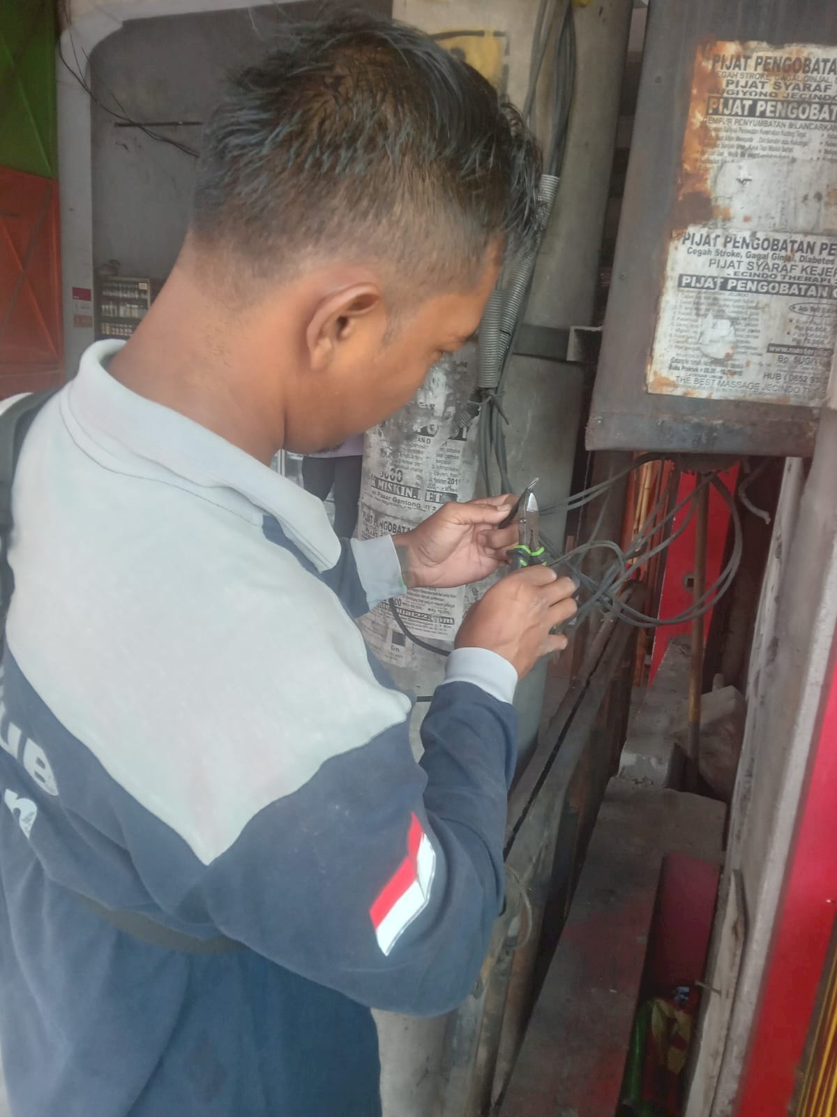 Perbaruan Sistem Distribusi Listrik Jalan Berlangsung, PJU Klaten Ganti MCB dan Lampu LED di Persimpangan Strategis