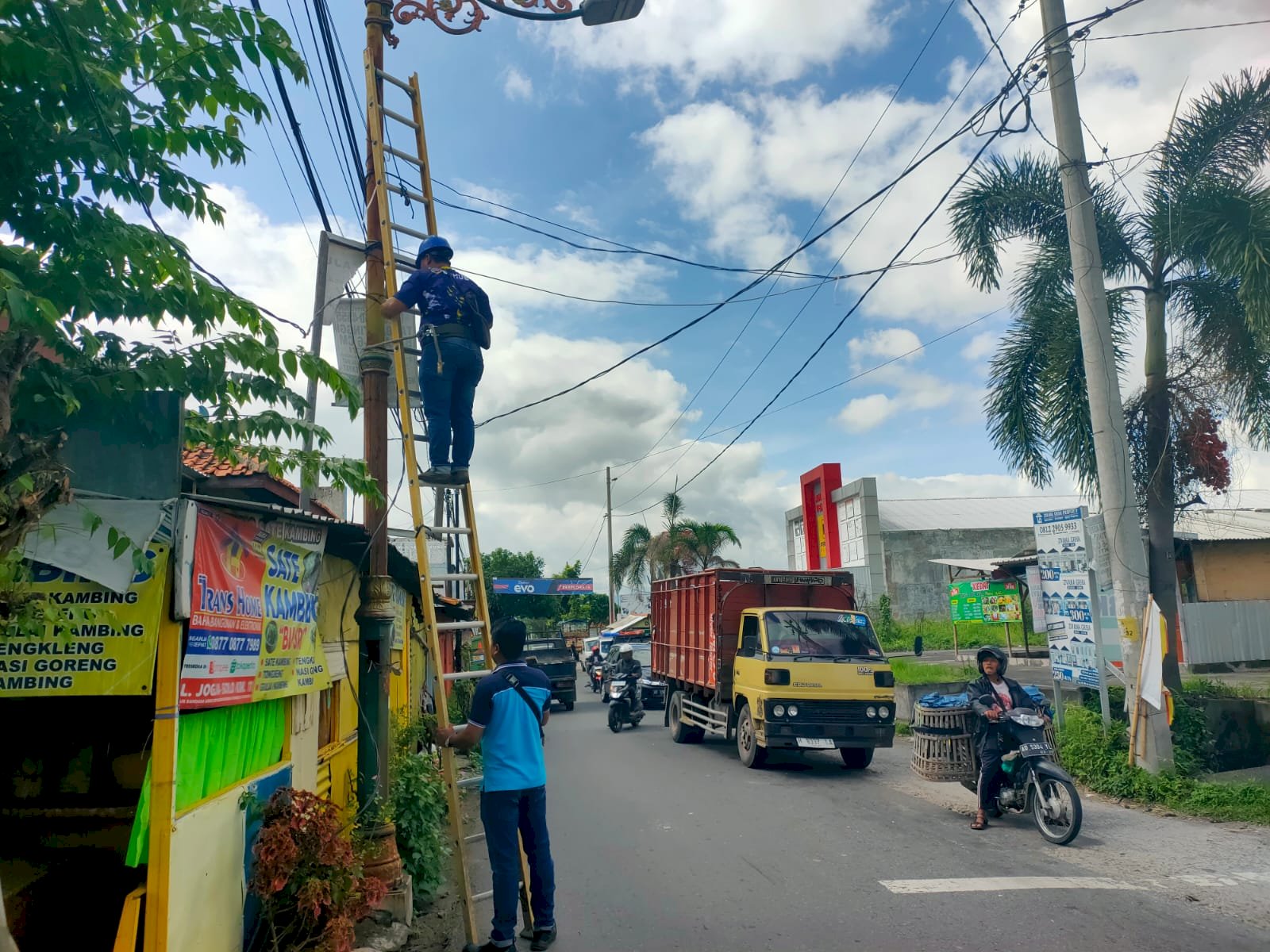 Aduan Warga Ditanggapi Cepat, PJU Klaten Selesaikan Perbaikan Jaringan Listrik yang Short