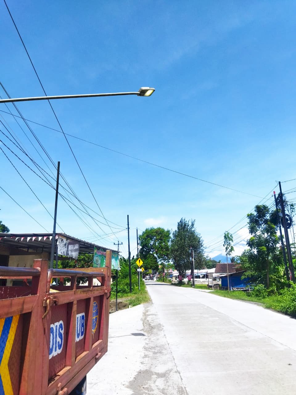 Dengarkan Keluhan Masyarakat, PJU Klaten Lakukan Pengecekan dan Perbaikan Lampu Mati di Dukuh Prayan