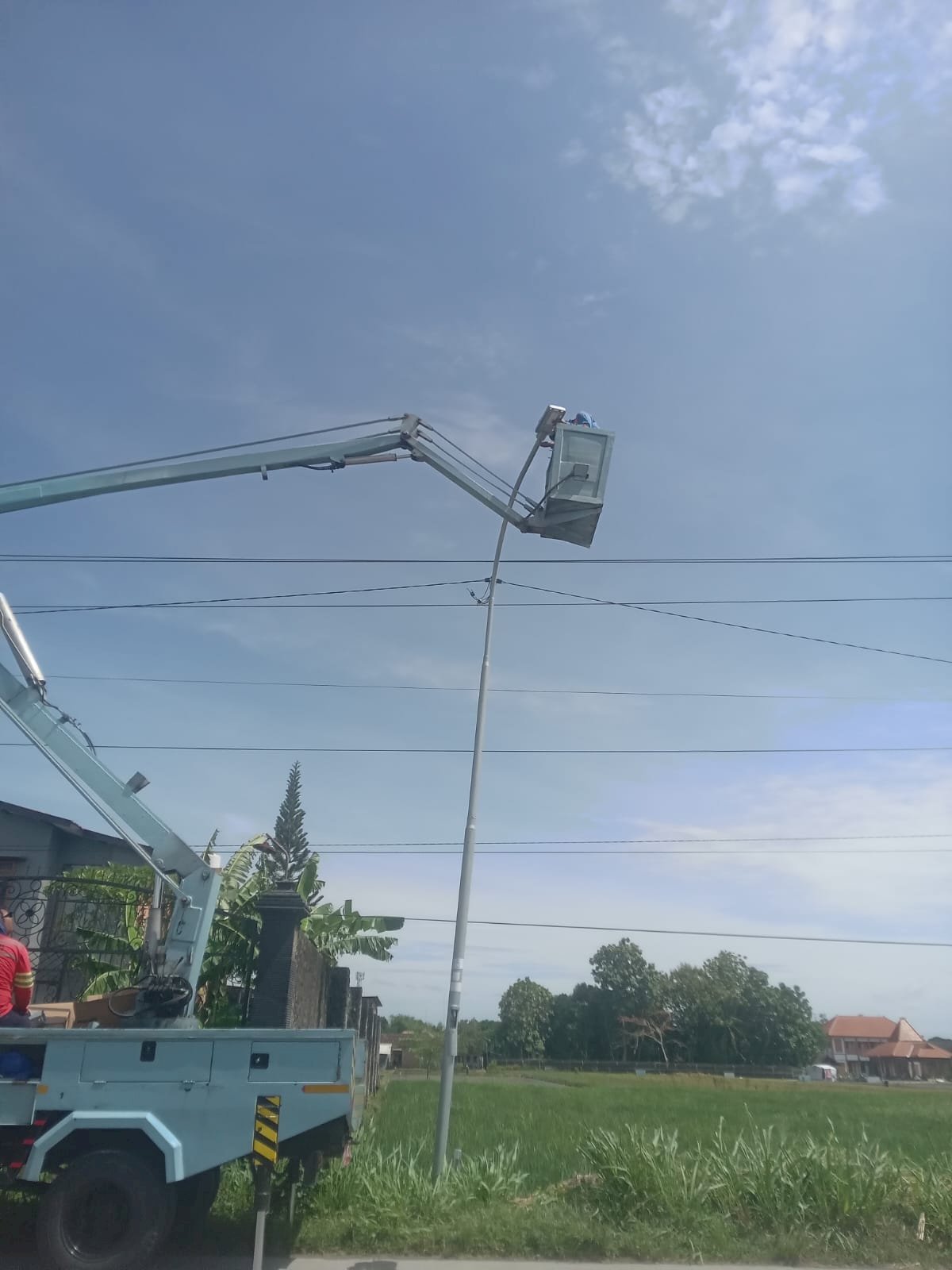 Cahaya Lebih Terang di Malam Hari, Dinas Perhubungan Ganti Lampu Jalan dengan Teknologi LED 60 Watt