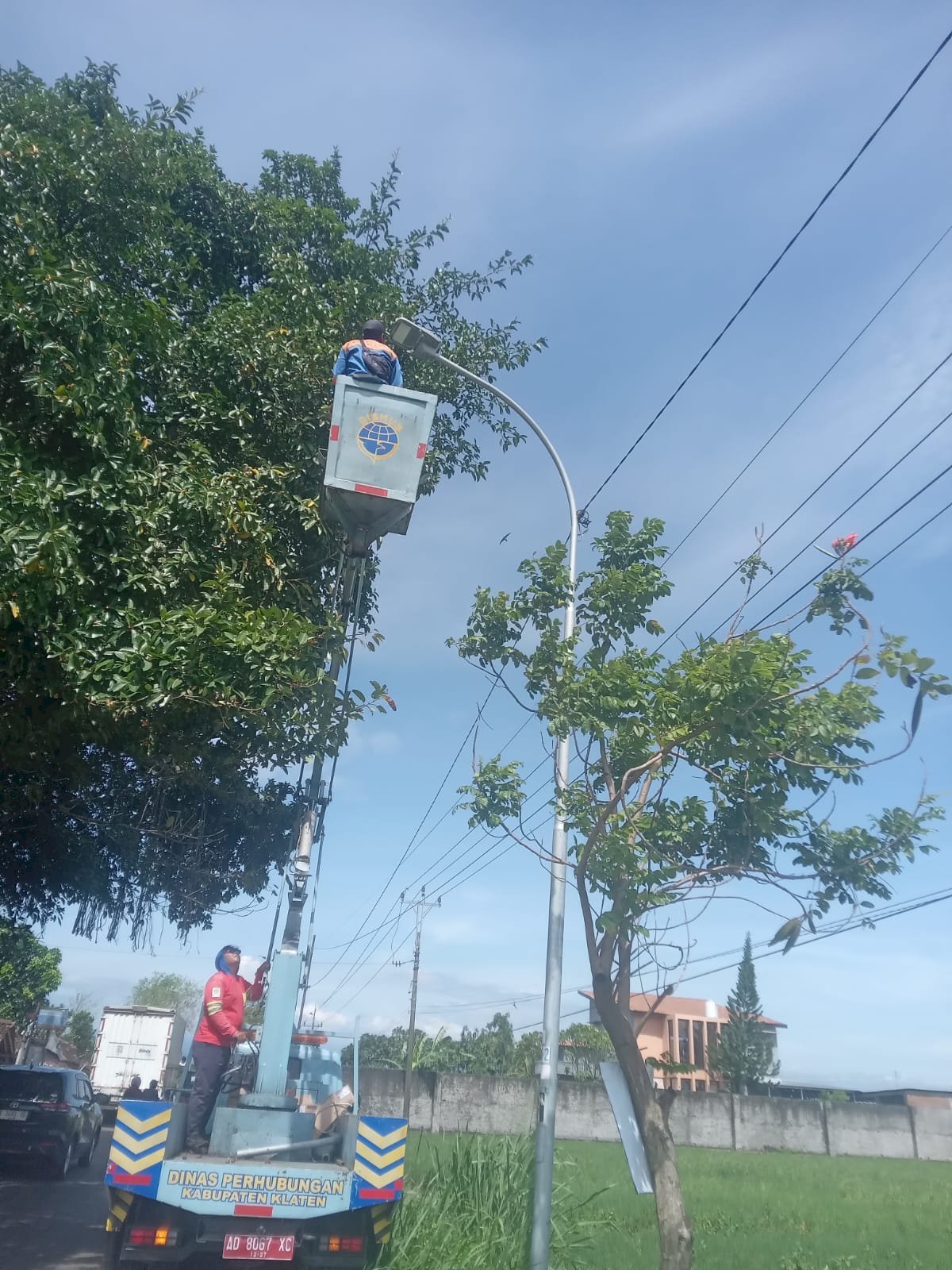 Cahaya Lebih Terang di Malam Hari, Dinas Perhubungan Ganti Lampu Jalan dengan Teknologi LED 60 Watt