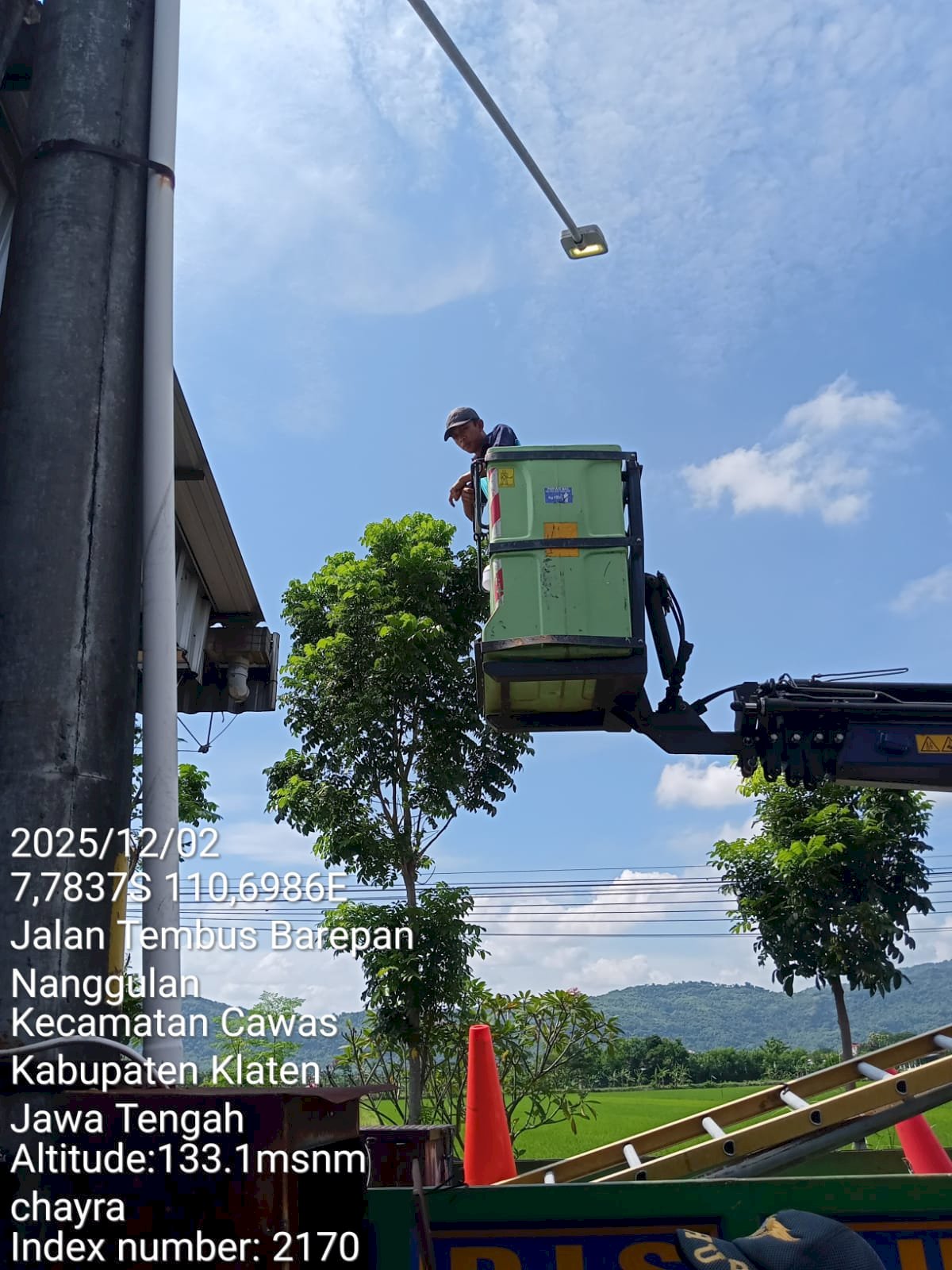 Pemeliharaan PJU di Nanggulan Terus Diperkuat, Dishub Klaten Pastikan Jalan Terang Benderang Untuk Keselamatan Masyarakat