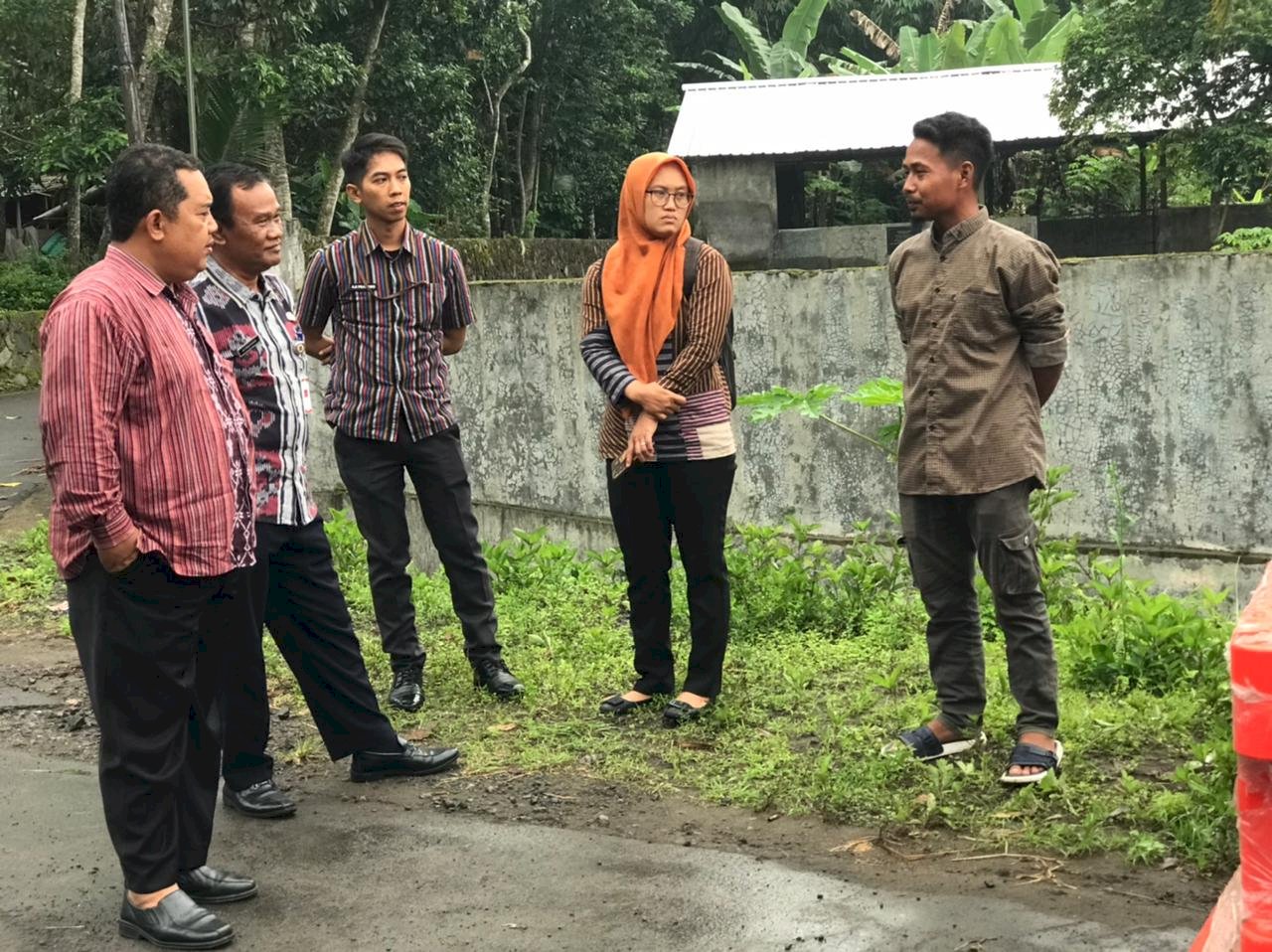 Jembatan Ambrol hingga Keselamatan Jalur Tronton Ditangani Langsung Dishub Klaten dengan Pemasangan Water Barrier