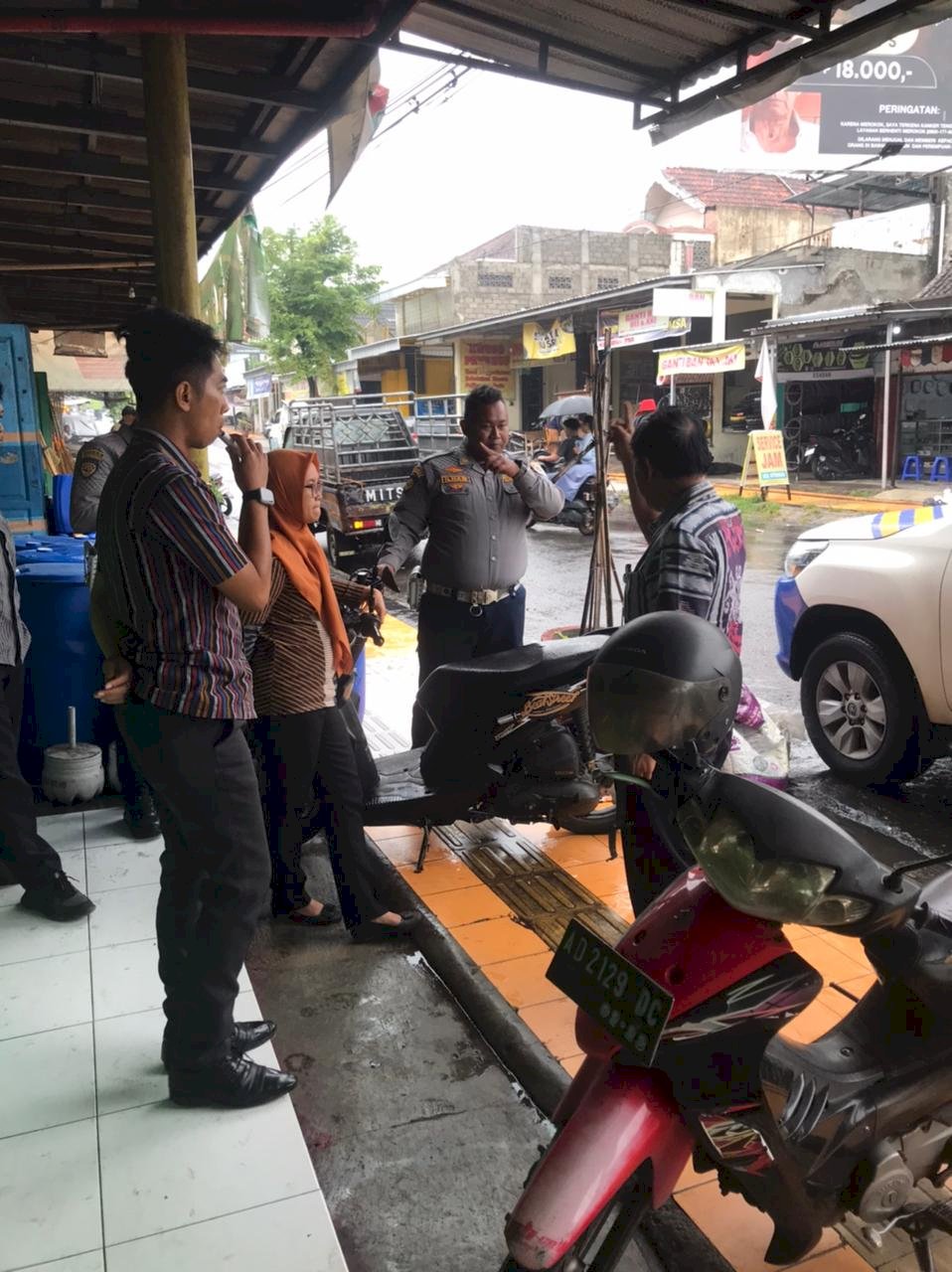 Jembatan Ambrol hingga Keselamatan Jalur Tronton Ditangani Langsung Dishub Klaten dengan Pemasangan Water Barrier