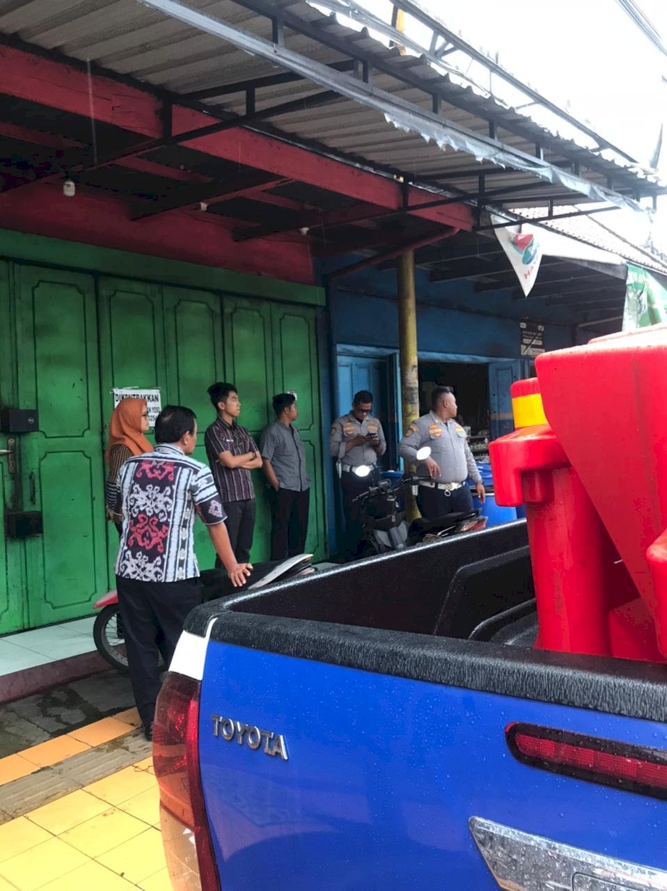 Jembatan Ambrol hingga Keselamatan Jalur Tronton Ditangani Langsung Dishub Klaten dengan Pemasangan Water Barrier