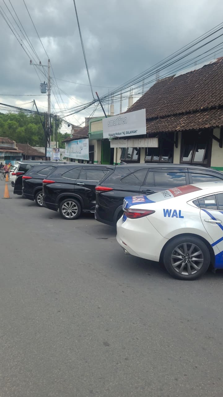 Menteri Perdagangan Jajaki Stabilitas Harga Pangan Klaten, Langsung Resmikan Pabrik Roti Modern di Delanggu