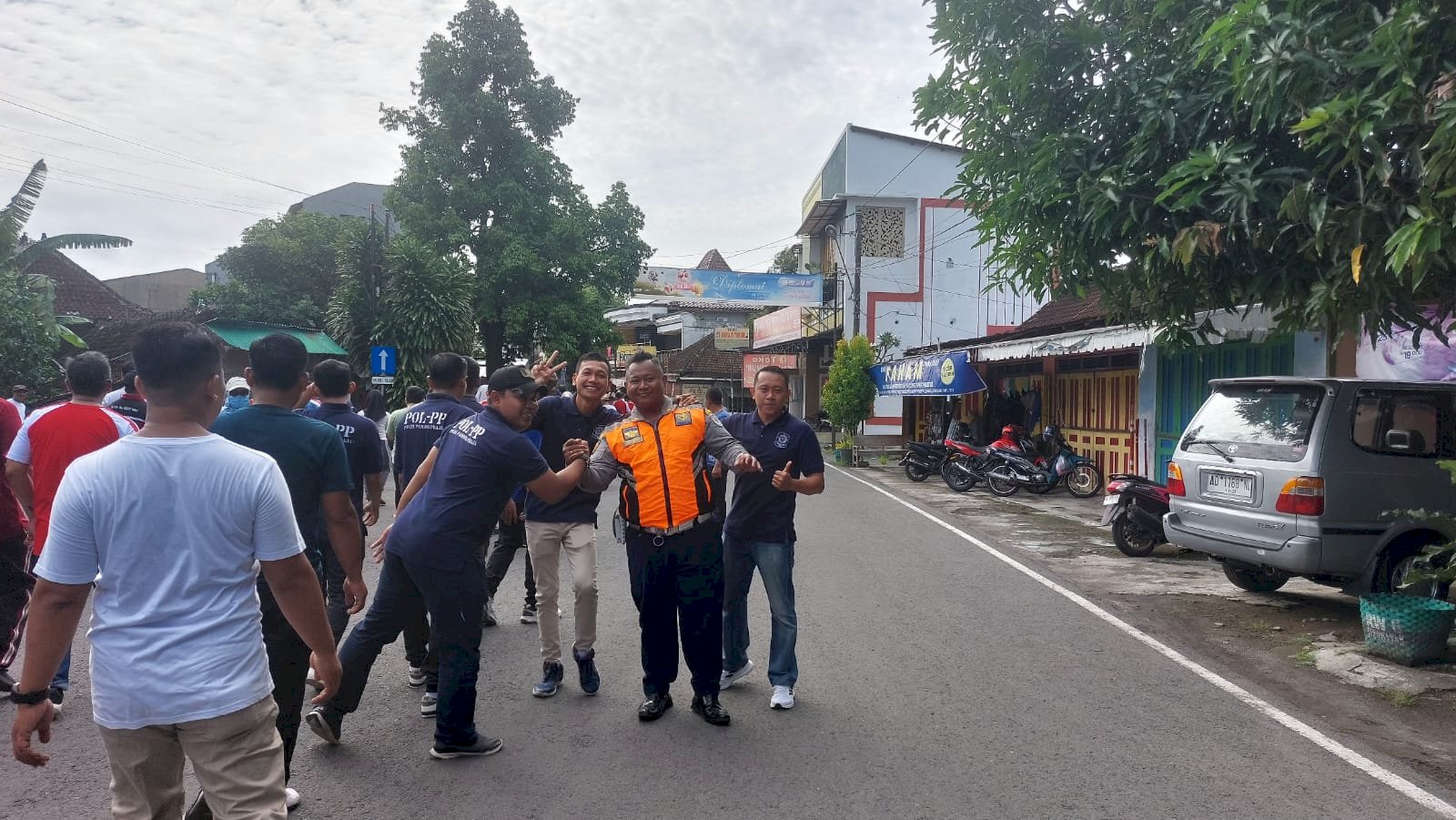 Tim Dalops Atur Lalu Lintas Lancar di Jalan Sehat HUT KORPRI ke-54 Pemda Klaten