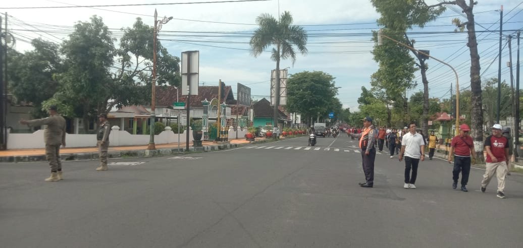 Tim Dalops Atur Lalu Lintas Lancar di Jalan Sehat HUT KORPRI ke-54 Pemda Klaten