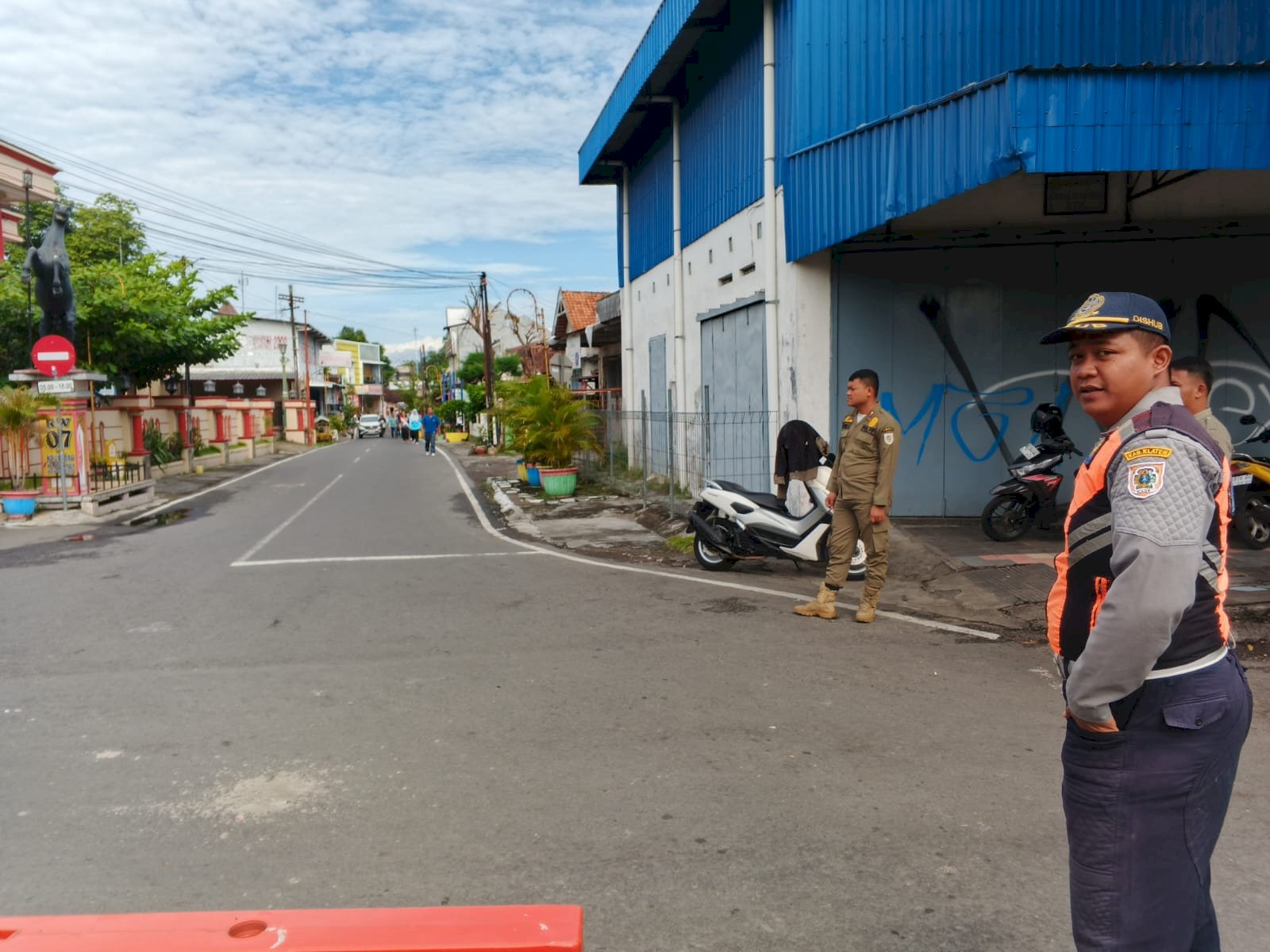 Tim Dalops Atur Lalu Lintas Lancar di Jalan Sehat HUT KORPRI ke-54 Pemda Klaten