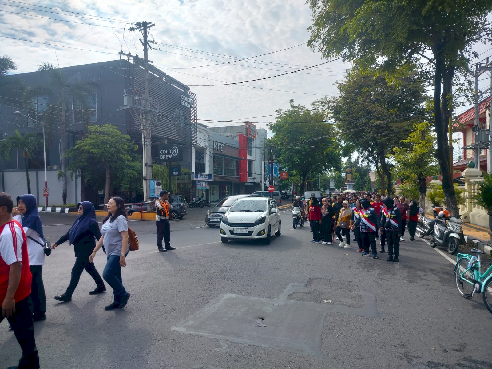 Tim Dalops Atur Lalu Lintas Lancar di Jalan Sehat HUT KORPRI ke-54 Pemda Klaten