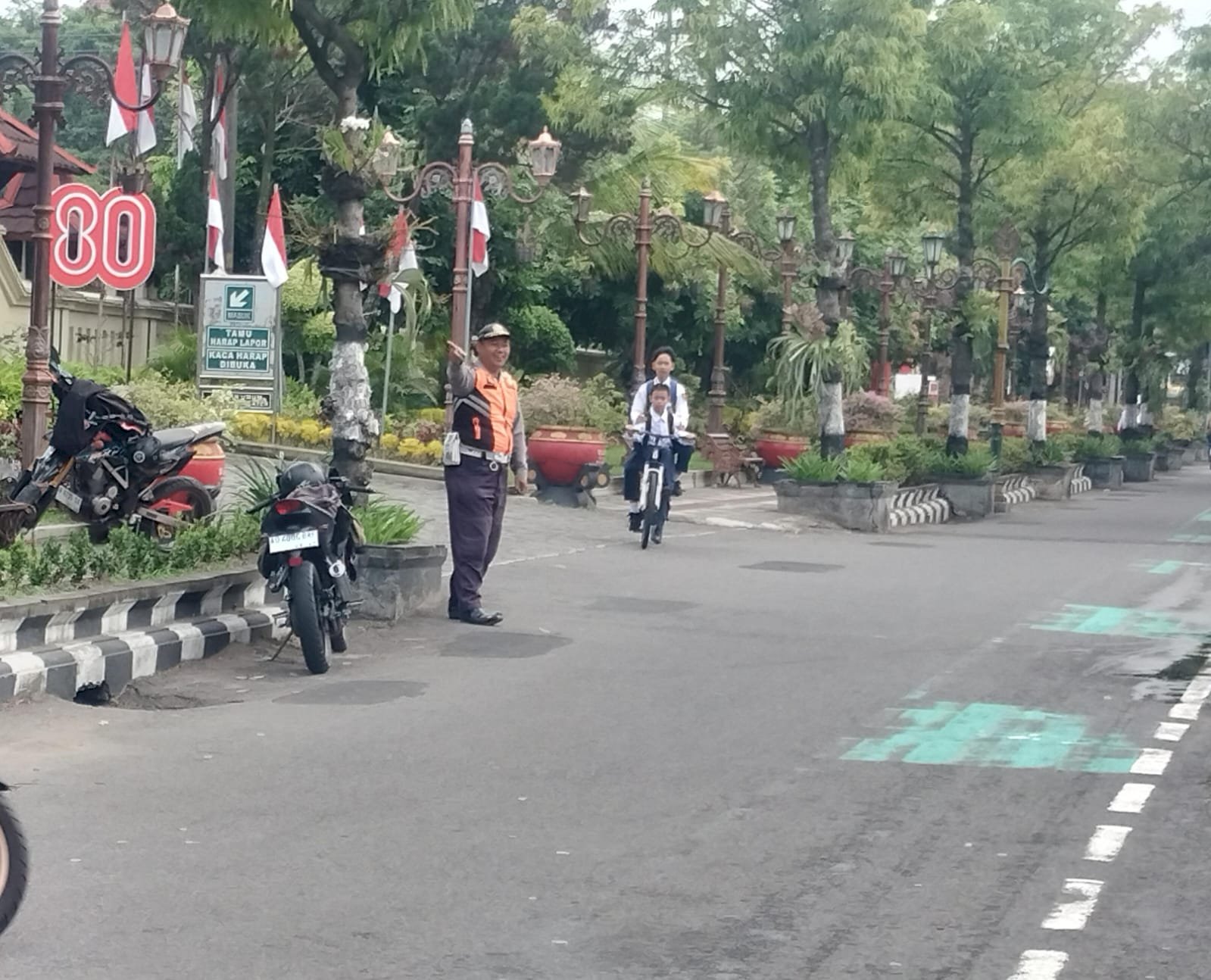 Dishub Klaten Jaga Kelancaran Upacara KORPRI Ke-54, Pengaturan Lalin Maksimal di Pintu Masuk Pemda