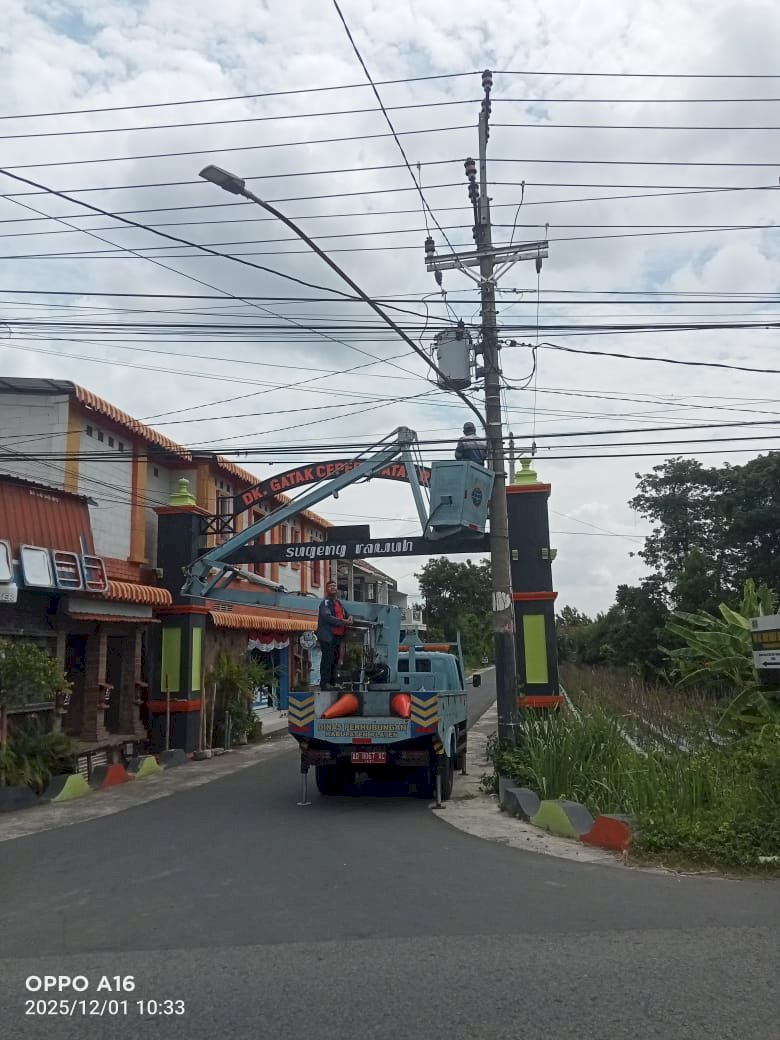 Ganti Terang, Jalan RSI-Karanganom Kini Bercahaya dengan Lampu LED 60 Watt Terbaru Dishub Klaten