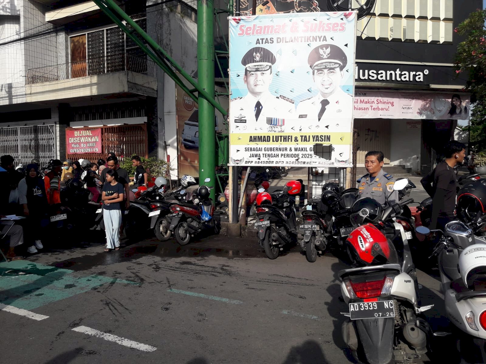 Puluhan Petugas Dishub Sibuk Tutup Jalan, Parkir dan Atur Lalu Lintas untuk Car Free Day Klaten
