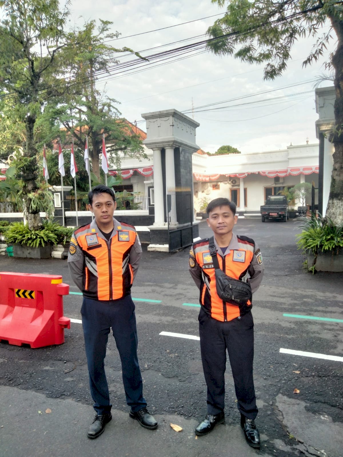 Puluhan Petugas Dishub Sibuk Tutup Jalan, Parkir dan Atur Lalu Lintas untuk Car Free Day Klaten