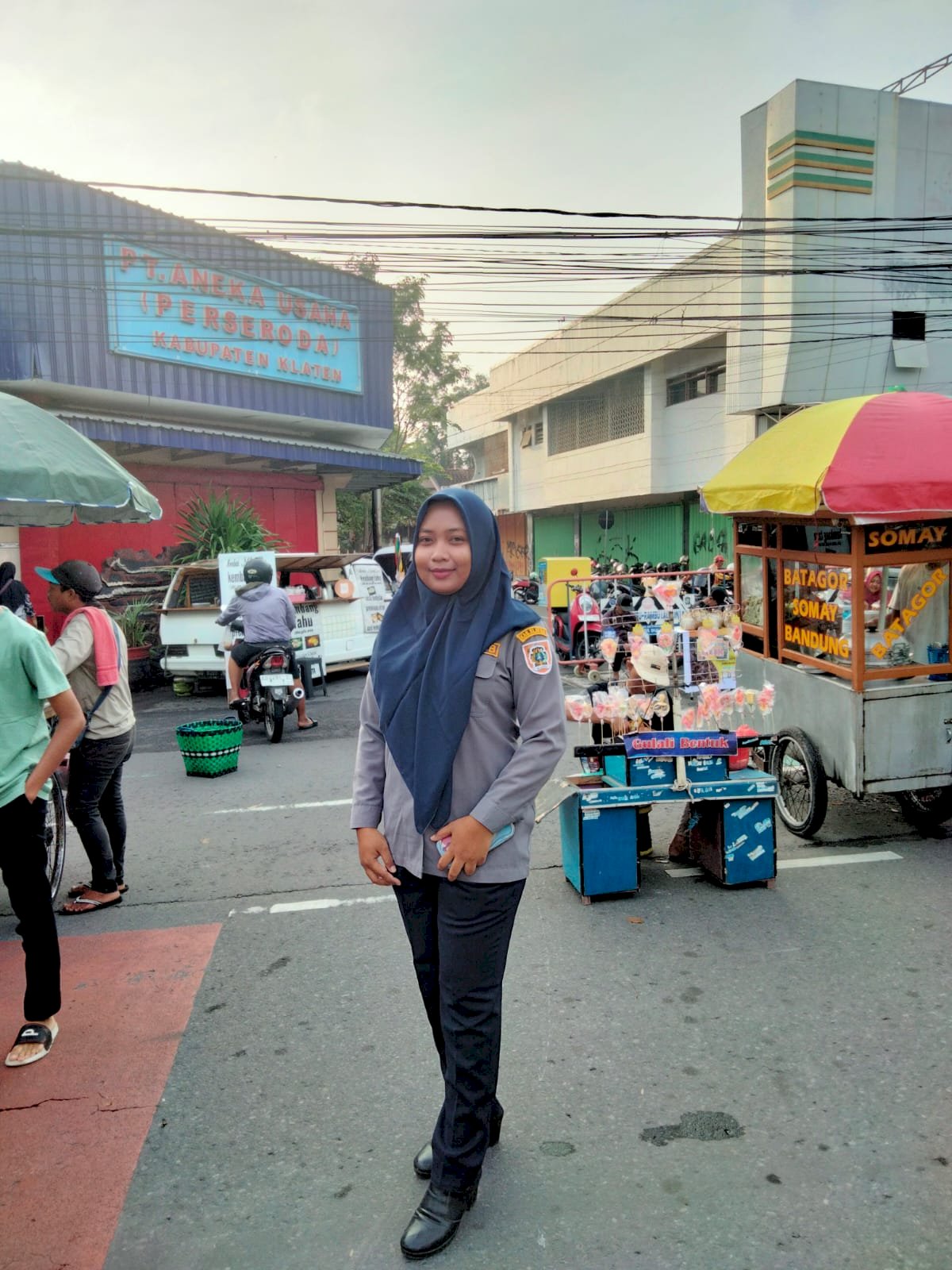 Puluhan Petugas Dishub Sibuk Tutup Jalan, Parkir dan Atur Lalu Lintas untuk Car Free Day Klaten