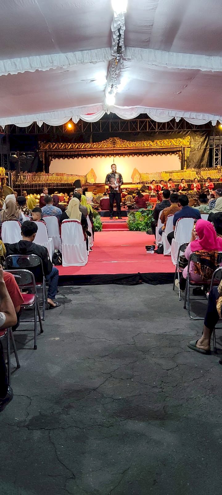 Malam Magis Penuh Makna, Bupati Klaten Saksikan Pagelaran Wayang Kulit Bima Labuh di Sub Terminal Karang