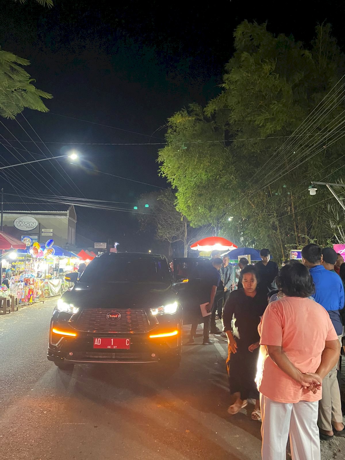 Malam Magis Penuh Makna, Bupati Klaten Saksikan Pagelaran Wayang Kulit Bima Labuh di Sub Terminal Karang