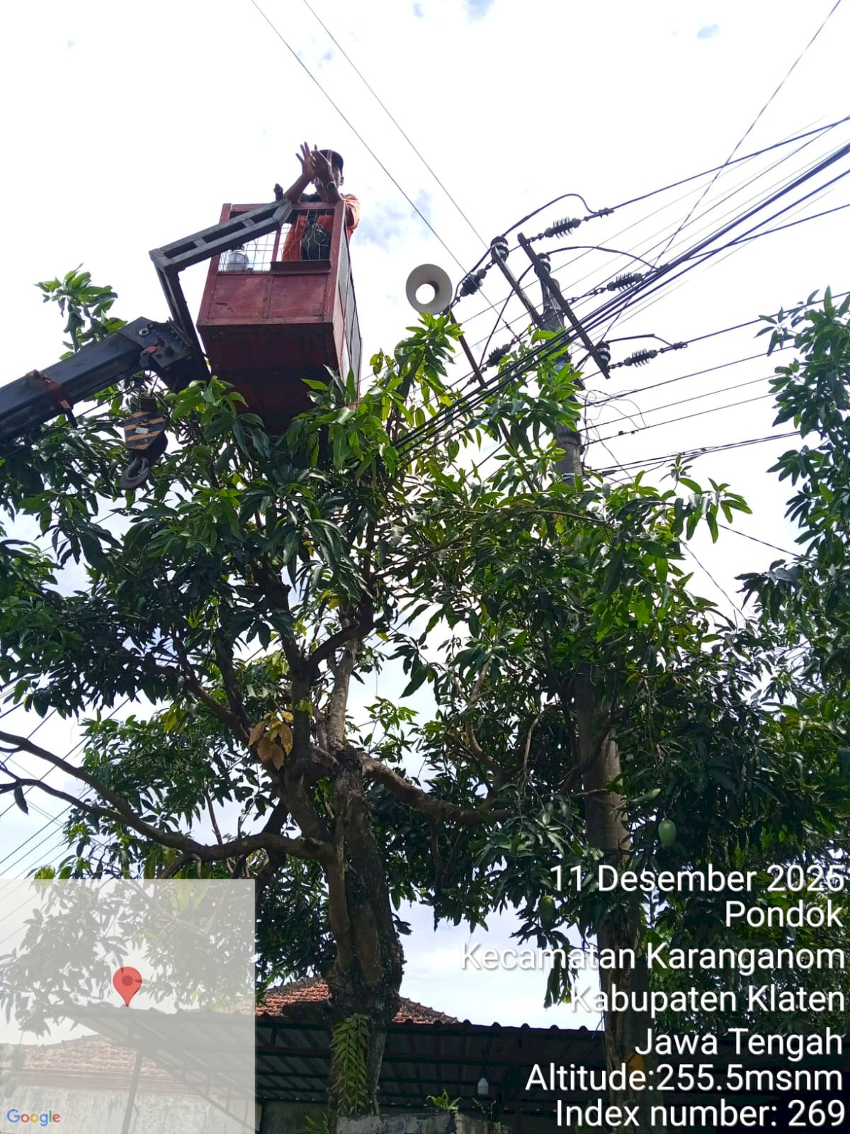 Langit Karanganom Terang Bersinar, Tim PJU Lakukan Upgrade Lampu LED dan Servis Jaringan Listrik Penerangan