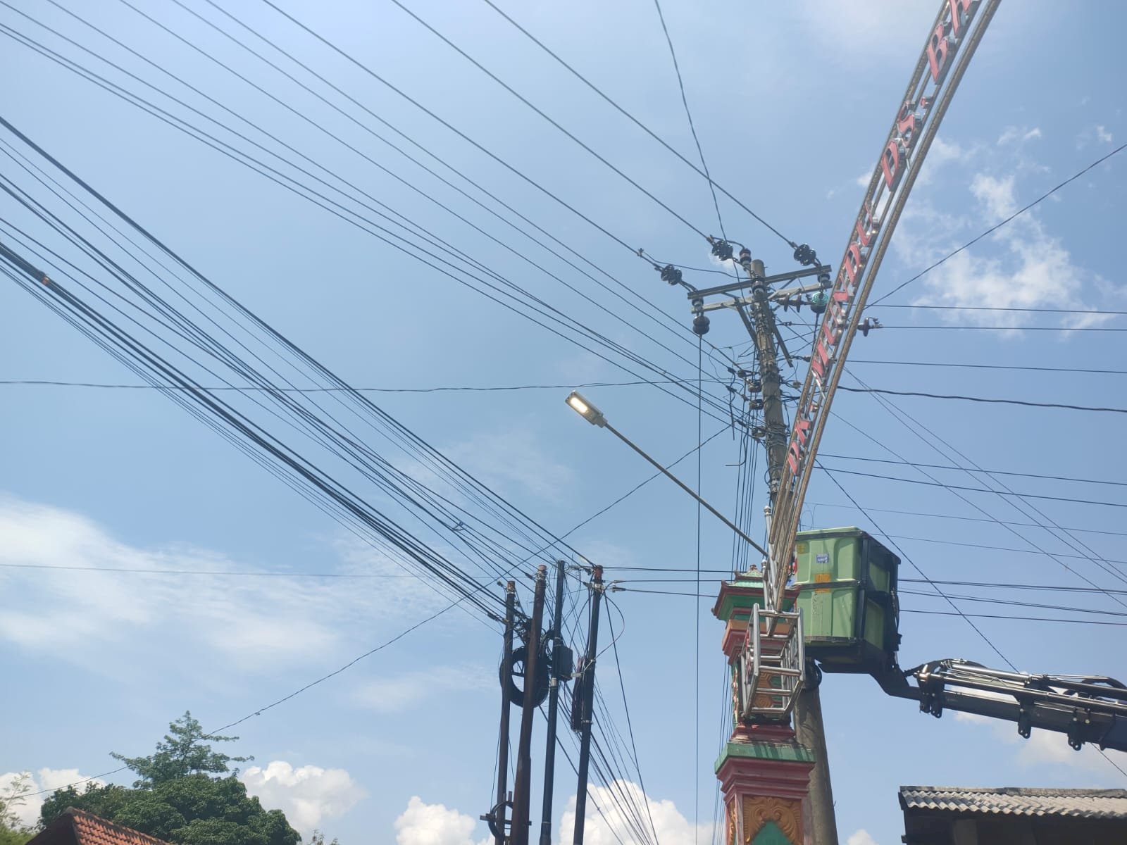 Cahaya Kembali Terang di Pasar Mundu