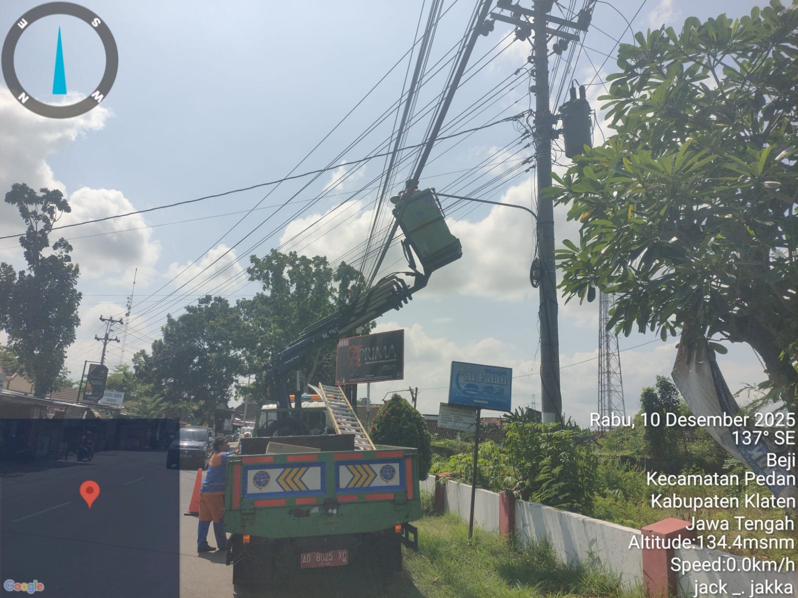 Lapangan Beji Pedan Bercahaya, PJU Update Lampu LED 40Watt