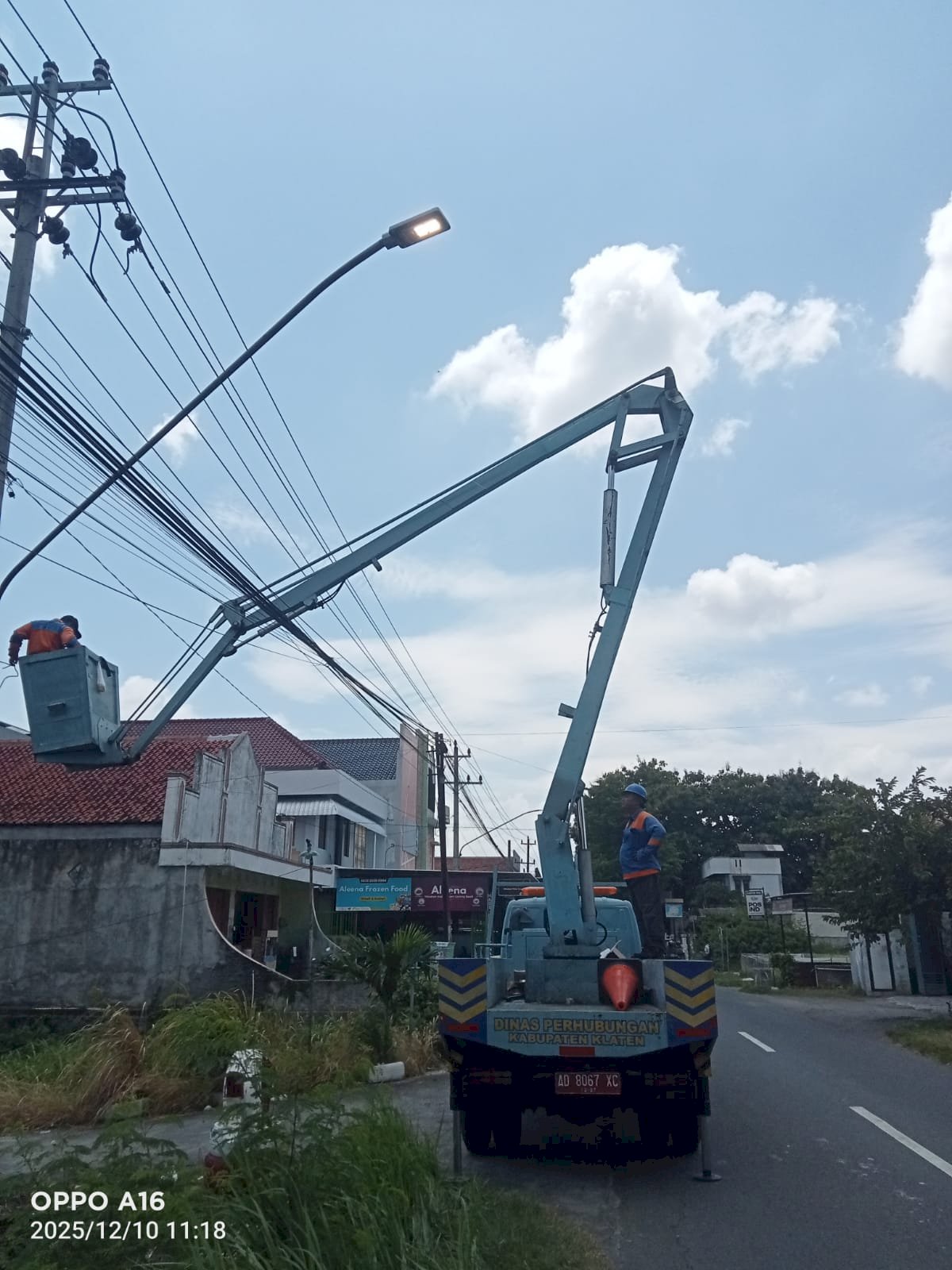 Jalan RSI-Drono Bersinar Optimal, PJU Pasang LED 60W di Empat Titik Strategis