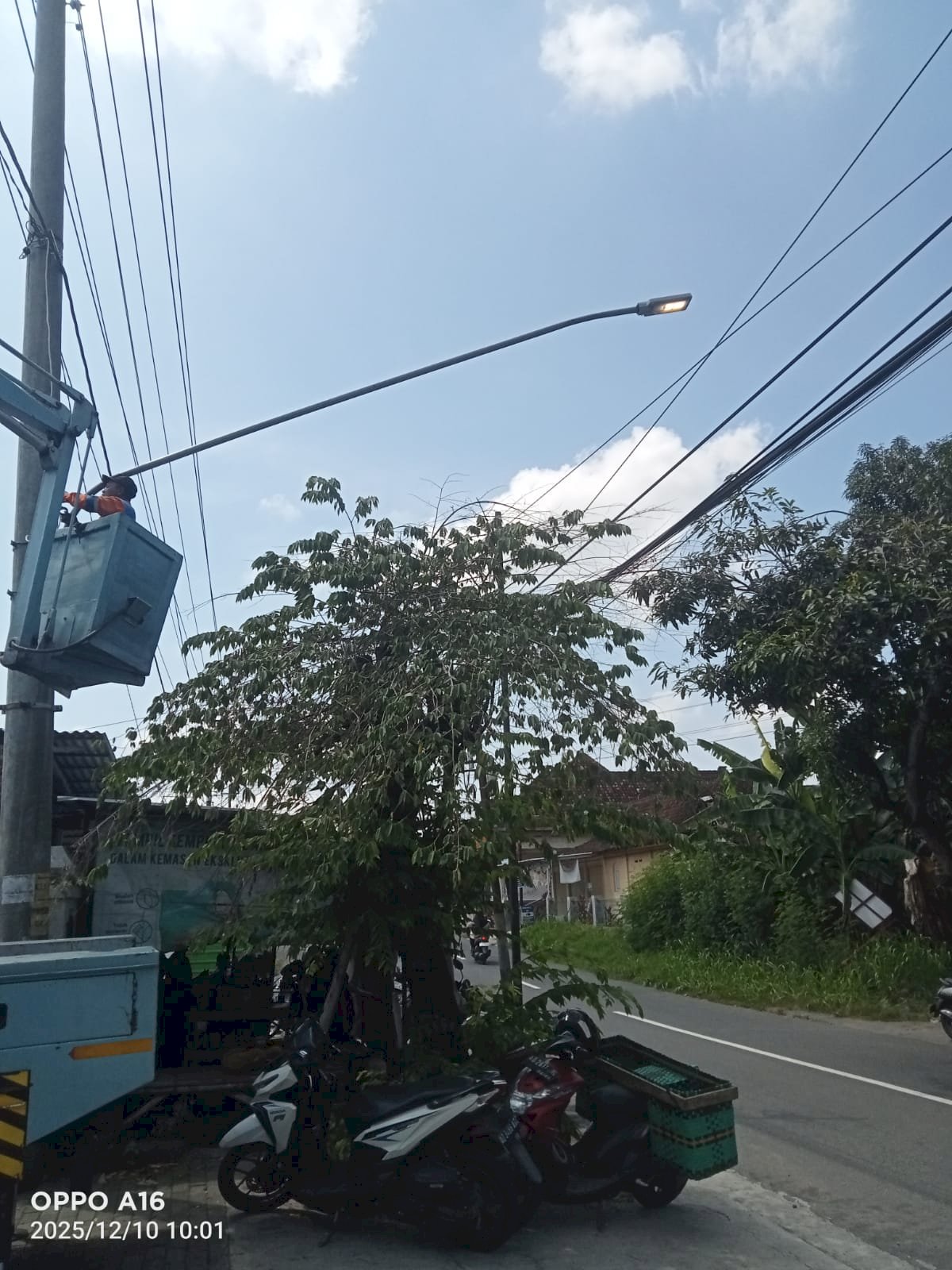 Jalan RSI-Drono Bersinar Optimal, PJU Pasang LED 60W di Empat Titik Strategis