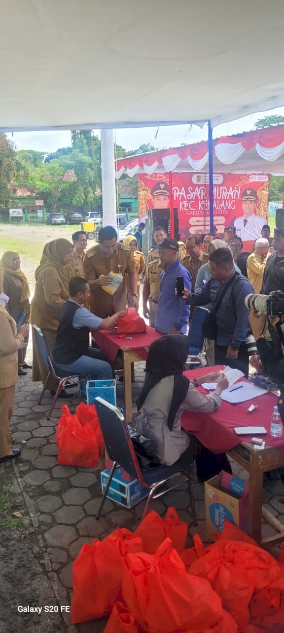 Pengawalan Bupati Klaten, Pantau Perbaikan Insfrastukrut dan Pasar Murah