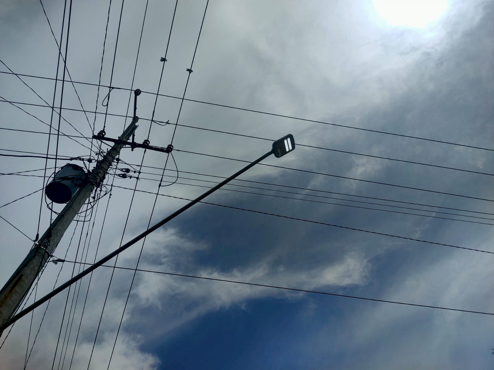 Ancaman Korsleting Langsung Diatasi, Tim PJU Tangani Jaringan Berbahaya di Perempatan Pasar Ngupit