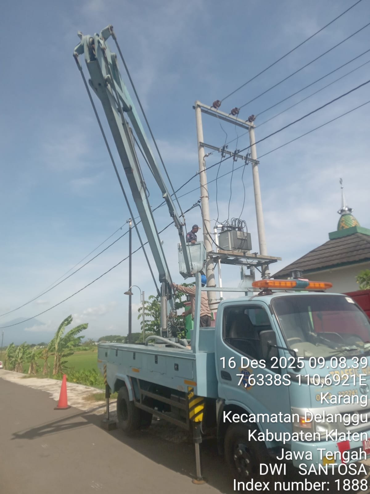 Depan Rumah Wabup Klaten Makin "Glowing"! Dishub Kebut Pemasangan PJU Baru