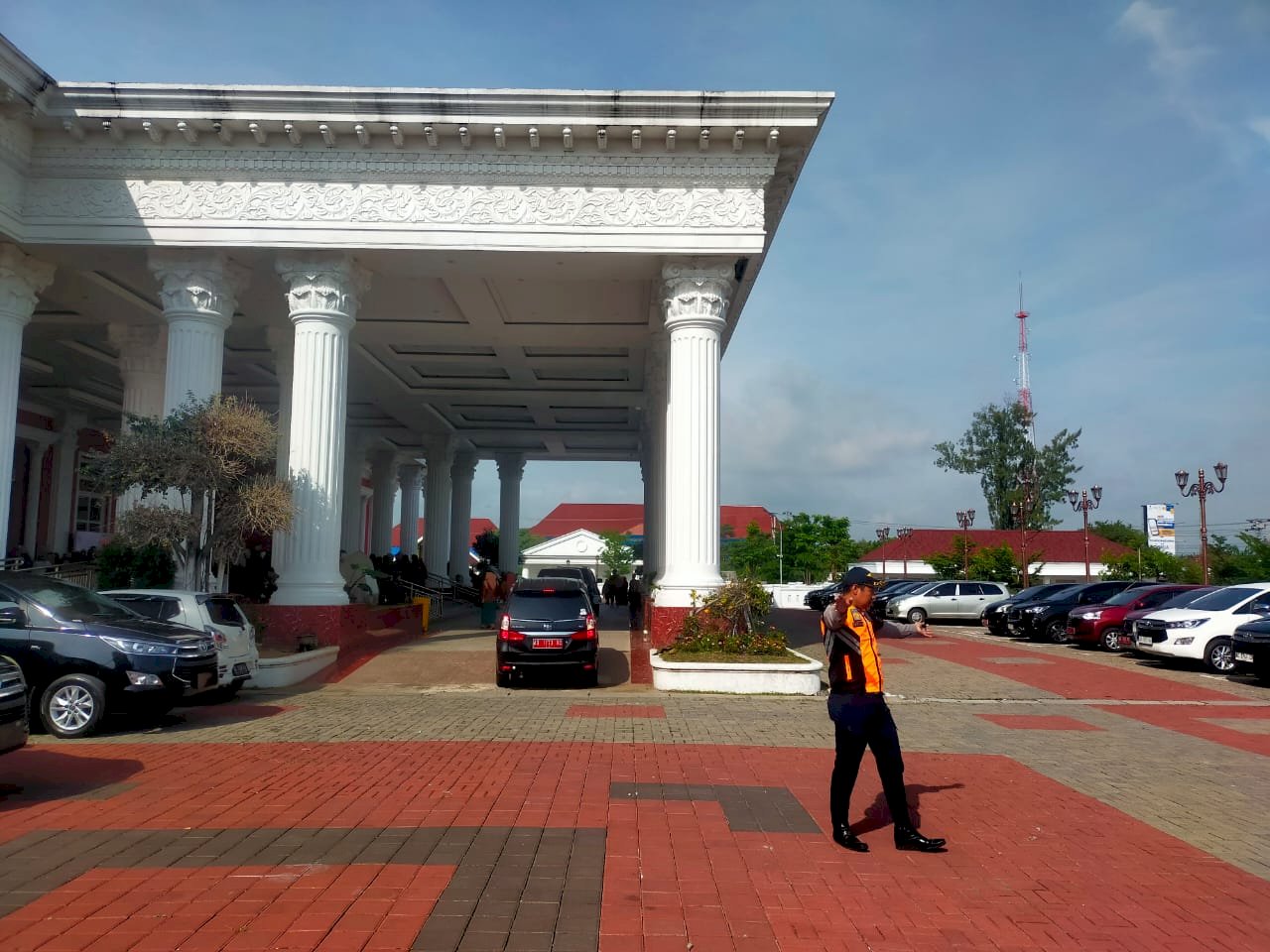 Perempuan Berdaya, Lalu Lintas Terjaga! Tim Dalops Dishub Klaten Sukses Kawal Peringatan Hari Ibu ke-97