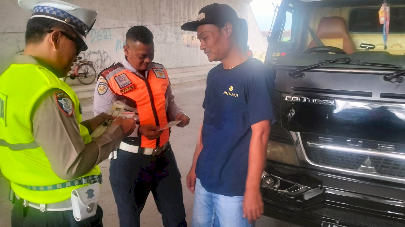 Tegakkan Aturan di Manisrenggo! Dishub & Polres Klaten Gelar Ops Galian C, Dua Truk "Nakal" Kena Tindak!