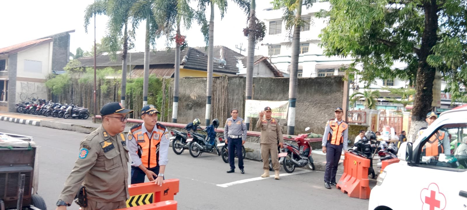 Pagi Energik! Tim Dishub Klaten Atur Lalu Lintas Demi Kelancaran Penyerahan SK PPPK Bupati