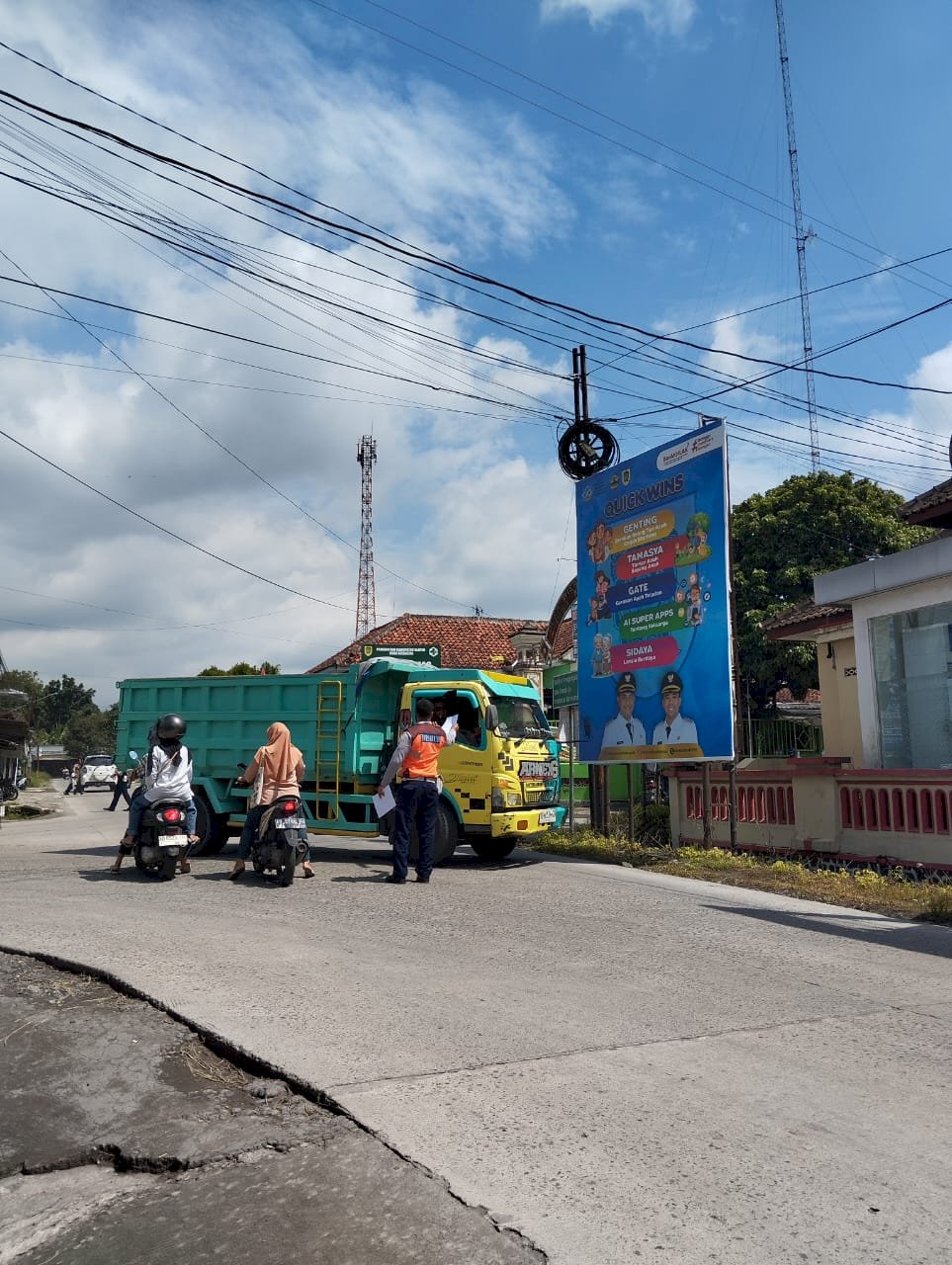 Sosialisasi Massif! Dishub Klaten Pasang Banner Larangan Golongan C Jelang NATARU