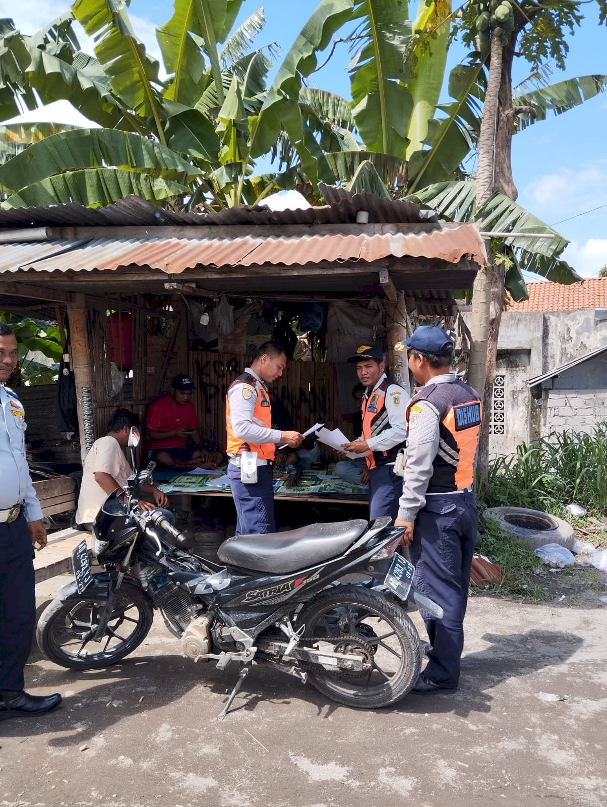 Sosialisasi Massif! Dishub Klaten Pasang Banner Larangan Golongan C Jelang NATARU