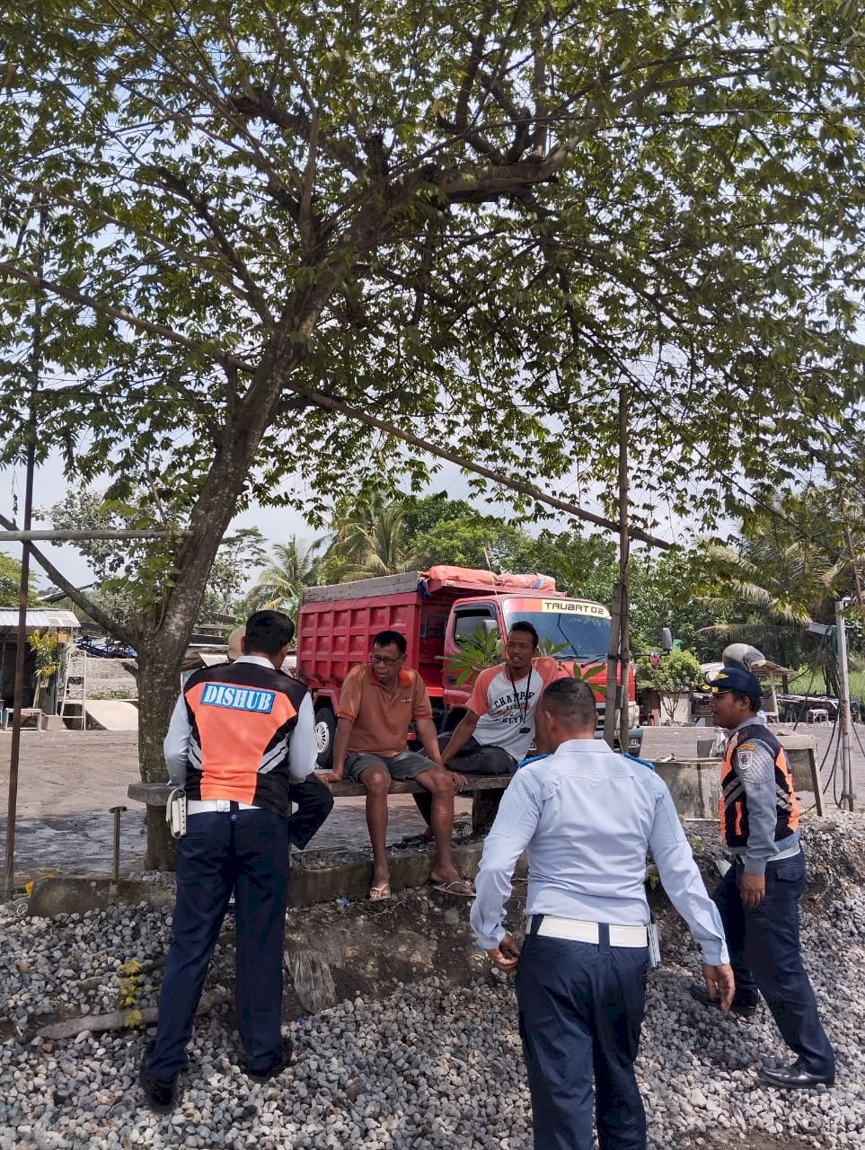 Sosialisasi Massif! Dishub Klaten Pasang Banner Larangan Golongan C Jelang NATARU