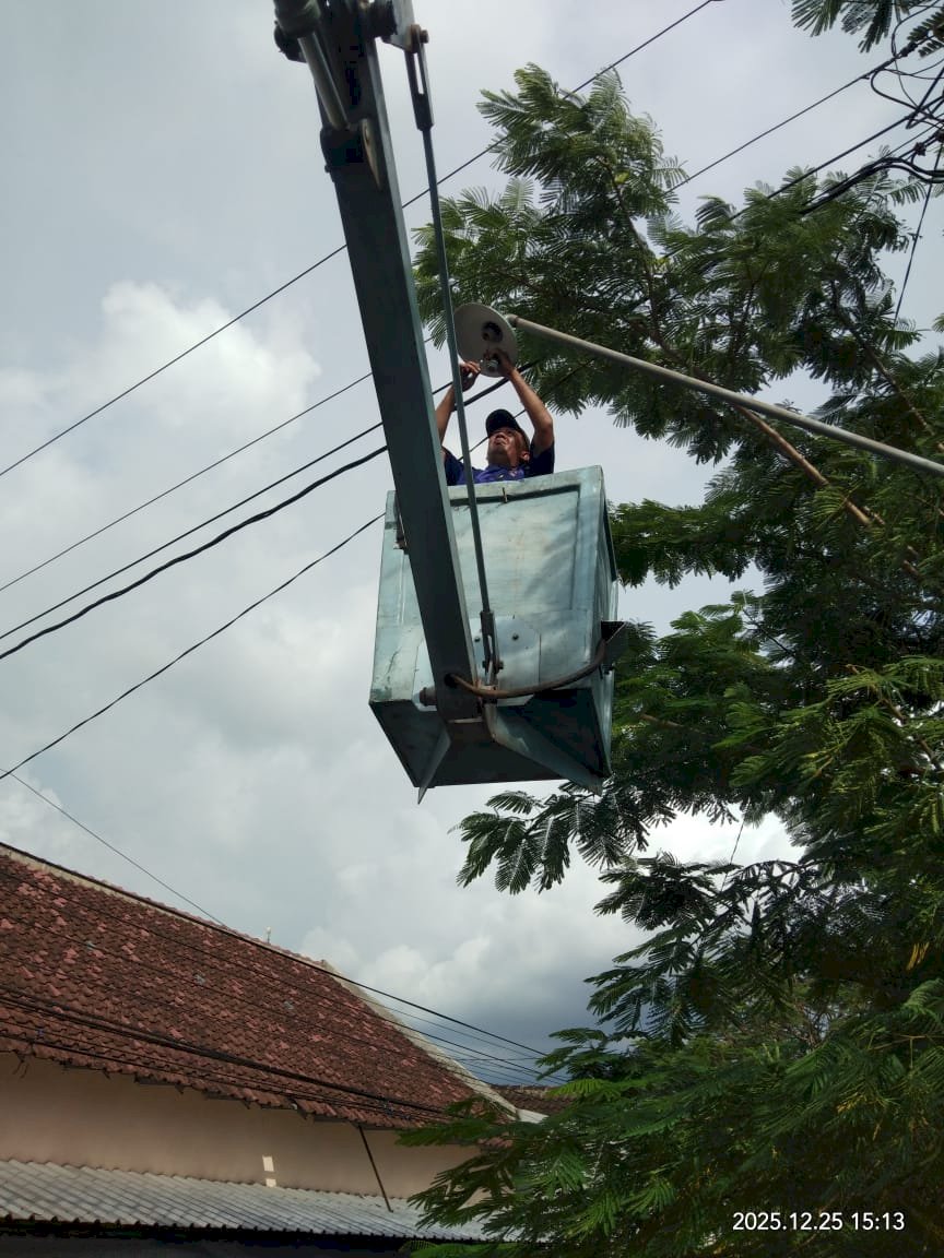 TRC Shift 1 Natal 2025: Pengaturan Lalu Lintas & Perbaikan PJU | Dishub Klaten