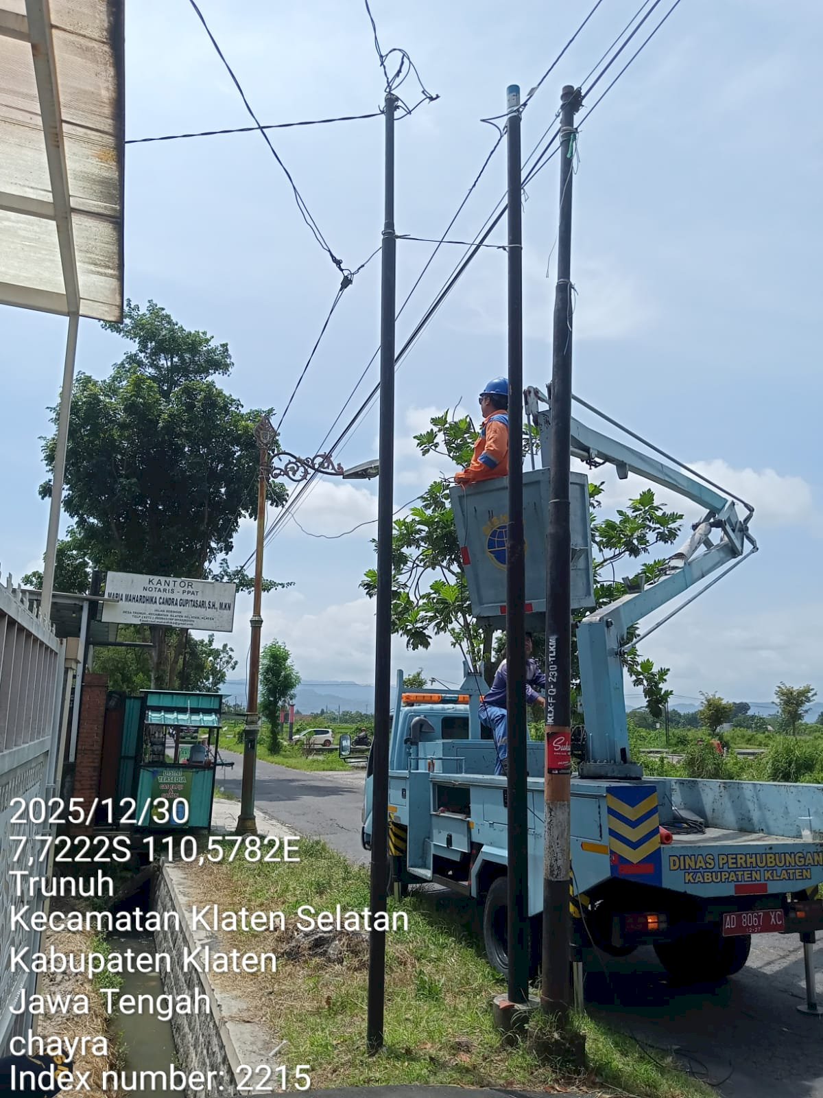 Perbaiki Kabel PJU Putus Trunuh, TRC Klaten Action Pagi Buta! 