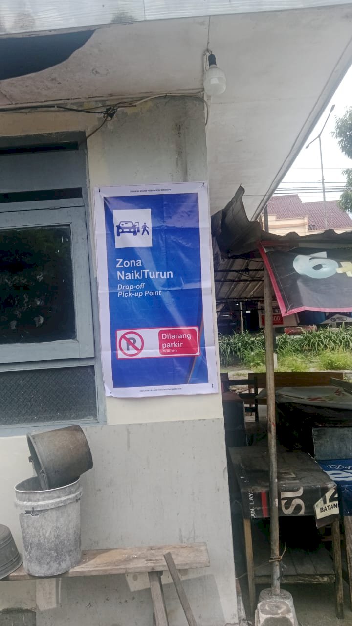 Pemasangan Banner Pick Up Point Ojek Online di Terminal Bendogantungan Klaten