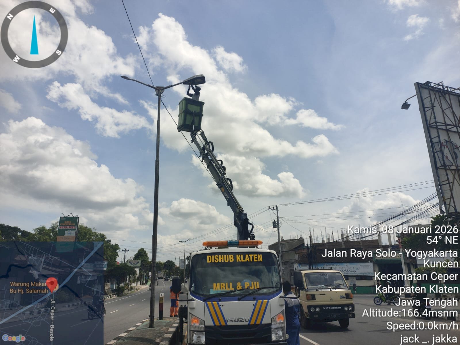 Cahaya Berlipat Ganda di Jalan Jogja-Solo Besole: Dishub Klaten Pasang Lampu LED 60W & 19W Tiga Titik Strategis