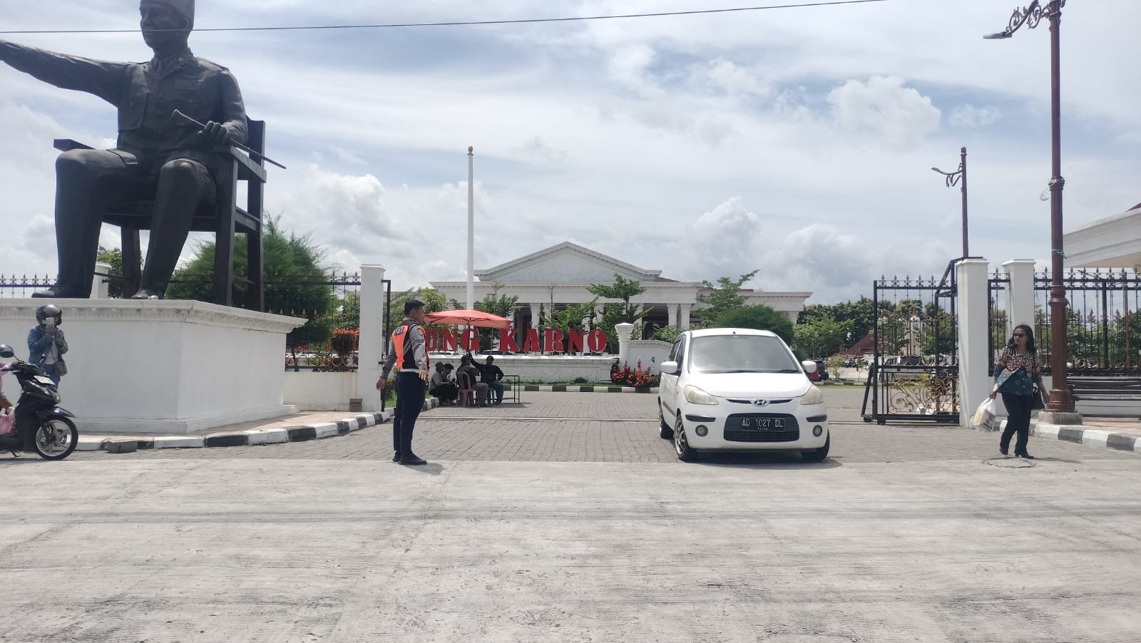 Pengamanan & Lalu Lintas Perayaan Natal 2025 GBK Klaten Lancar!