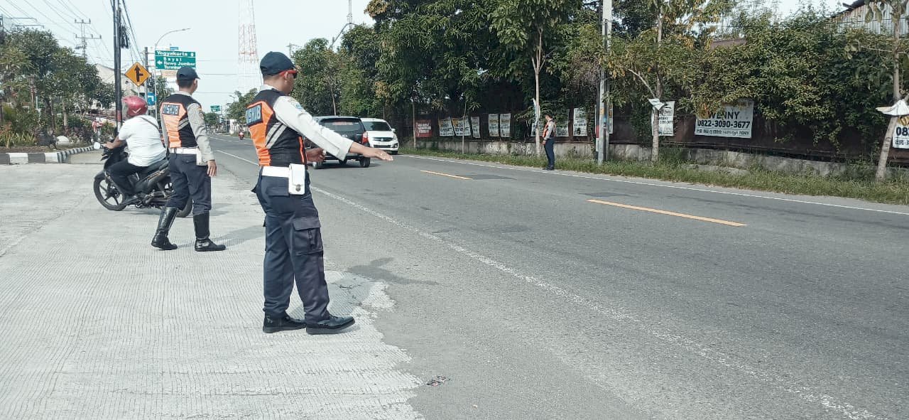 Pengamanan & Lalu Lintas Perayaan Natal 2025 GBK Klaten Lancar!