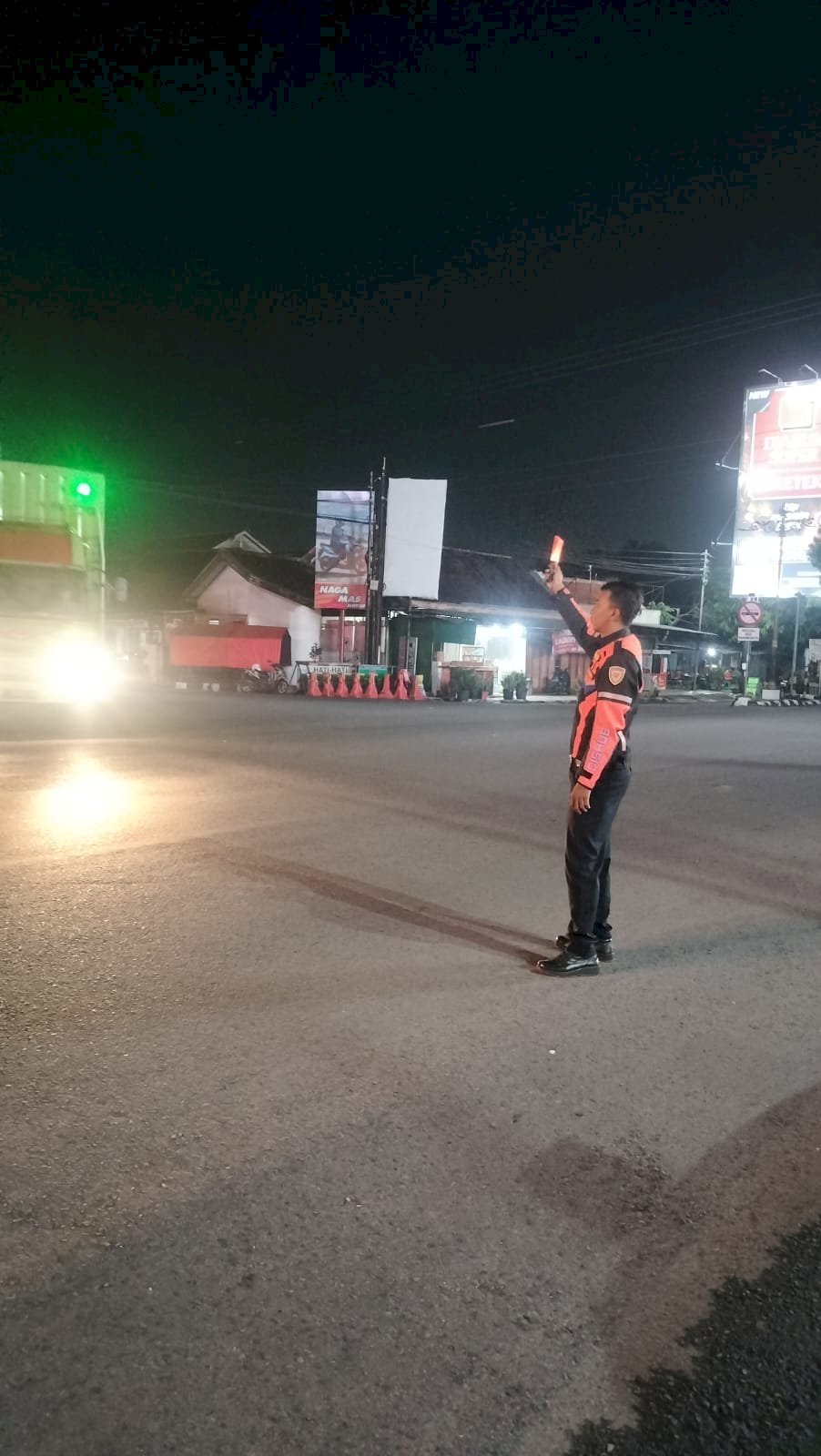 Menjaga Khidmat, Tim Dishub Klaten Amankan Pengajian Isra Mi'raj Masjid Al-Aqsha