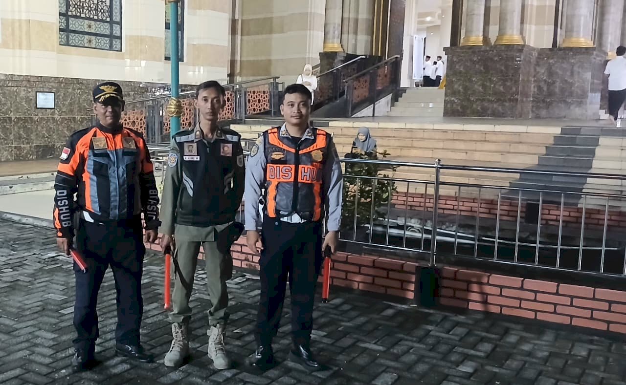 Menjaga Khidmat, Tim Dishub Klaten Amankan Pengajian Isra Mi'raj Masjid Al-Aqsha