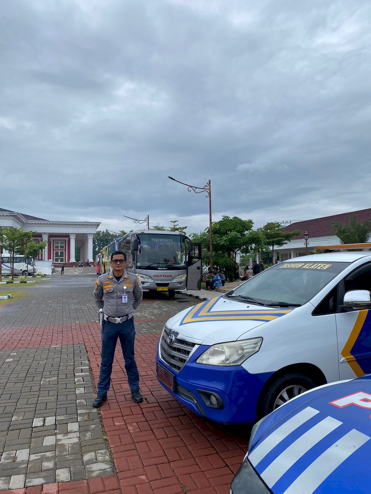 Lancar dan Aman! Tim Patroli Dishub Klaten Amankan Pengawalan Rombongan Perangkat