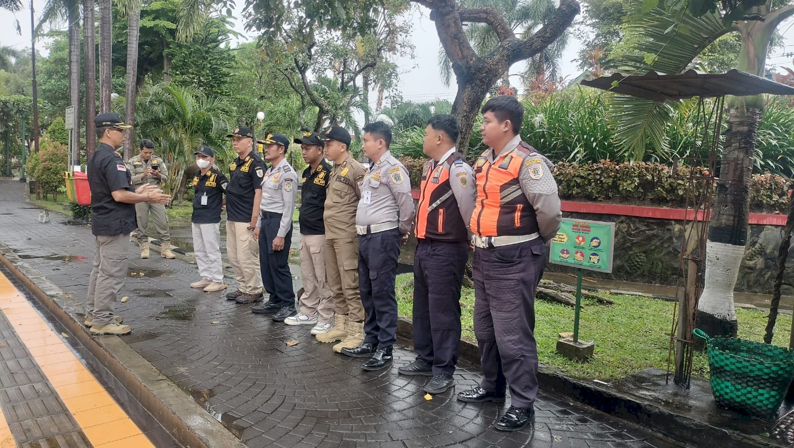 Tegas Tapi Humanis! Penertiban Parkir Jalan Pemuda Berjalan Lancar & Terkoordinasi Sempurna