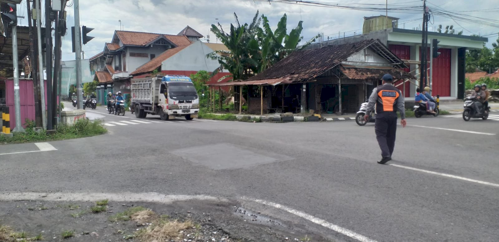 Sat-Set Aman! Dishub Klaten Atur Lalu Lintas PSIK vs PSB Demak Liga 4 Lancar Sempurna